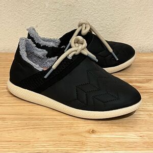 OLUKAI Mahiki Women's Sneaker, Indoor/ Outdoor, Ultra-Soft Comfort Fit Size 6